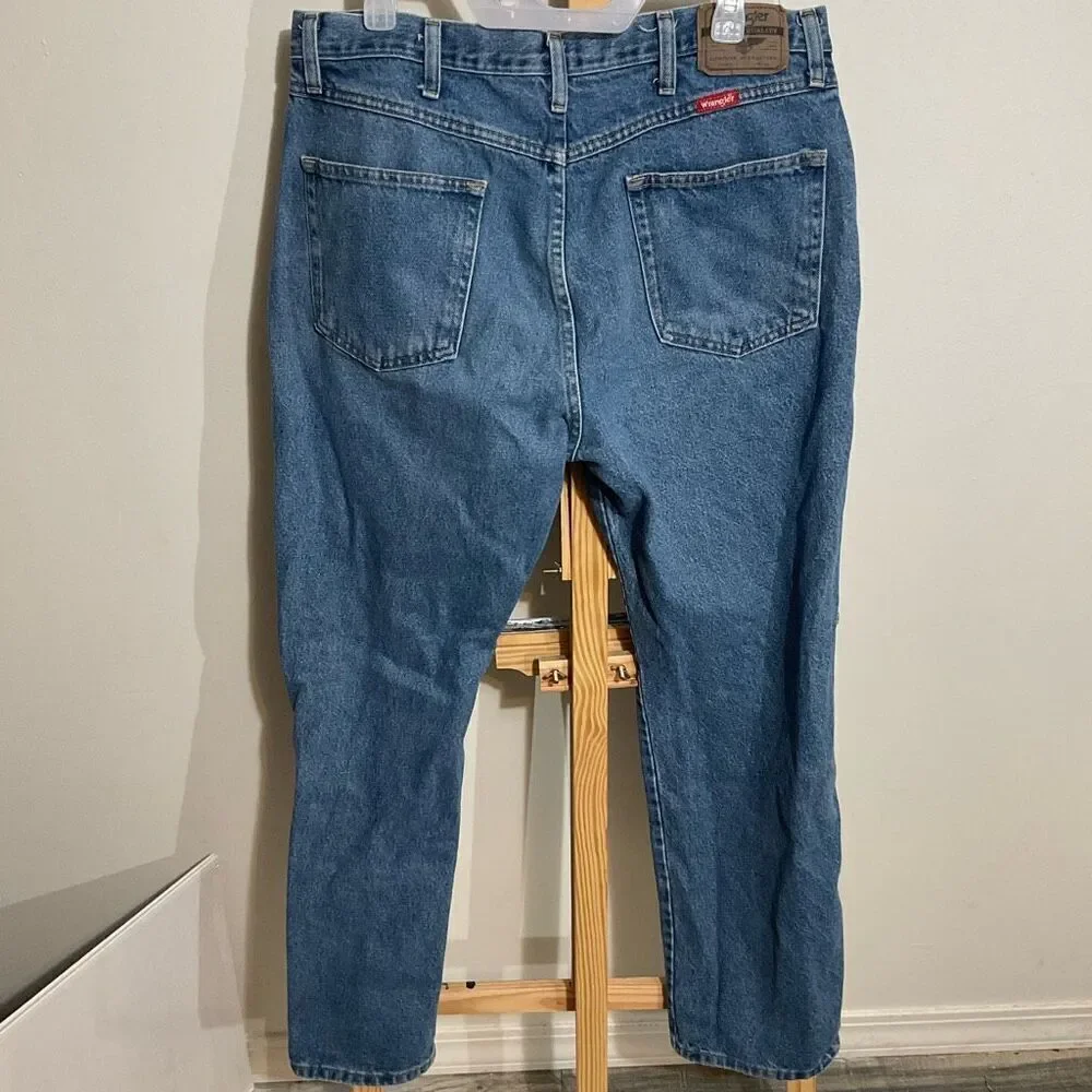 Wrangler Men’s Relaxed Fit Blue Jeans Size 36x32